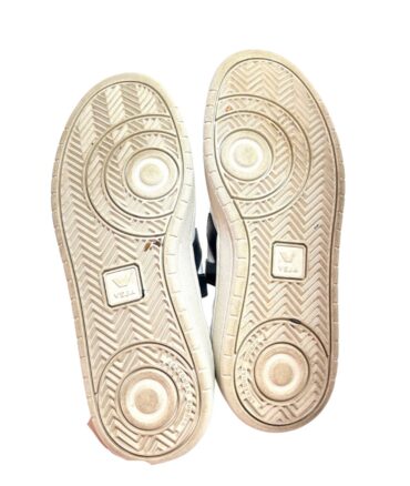 19DBF8EE-BD30-4D5D-B2BB-B92183EB3BED