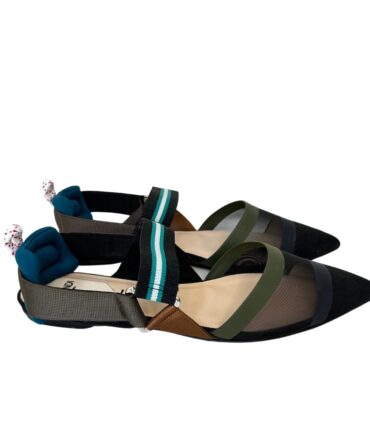 60CC249D-488B-47B3-B566-30DCC5FAA273