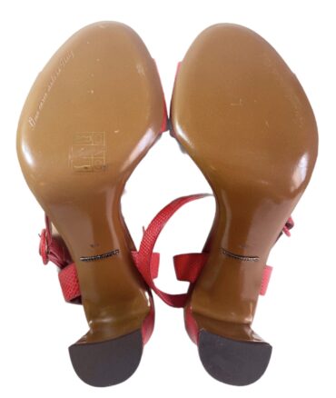 BD2B4D29-BC9D-42E2-8EC2-0EC1A862C753