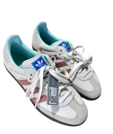 2F1B9332-60F7-4F76-B5D3-83F464BEC003