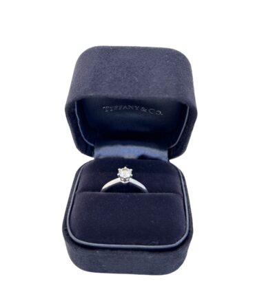 CF6F8DD3-F53D-4B62-BA54-A2280B0C5DFA